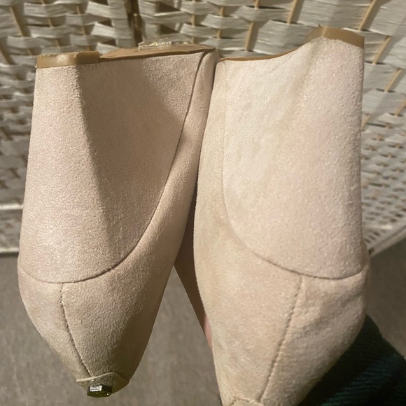 K Studio Cream/Beige Suede Wedge Shoes - Picture 7 of 8